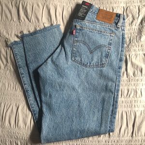 Levi’s Wedgie Icon Light Wash